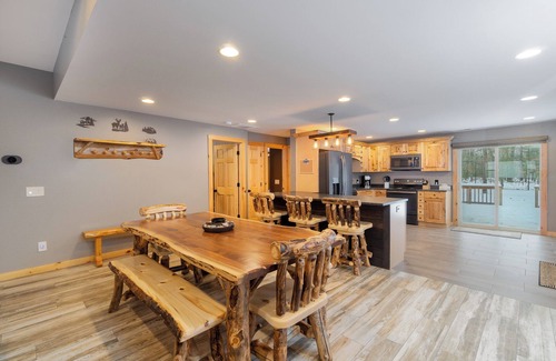Higgins Lake Cabin | Larkin's Cabin Pet & Family Friendly!