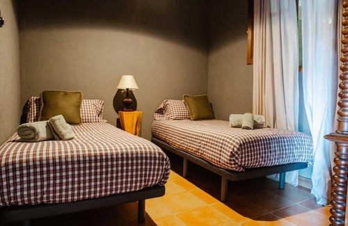 Tordera House | LAS GLICINIAS casa rural en el campo