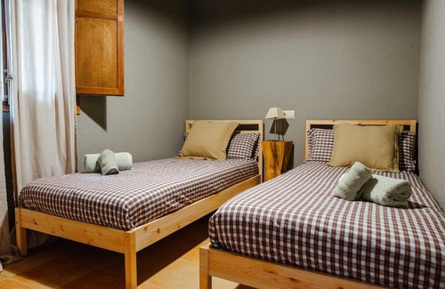 Tordera House | LAS GLICINIAS casa rural en el campo