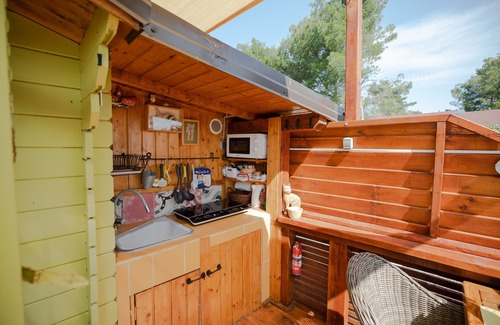 Rogac House | ! Last Min Offer-30%OFF/28.09.-5.10. !/TreeHouse with patio near the ocean