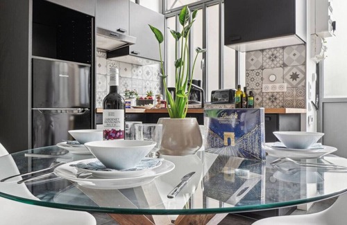 Arsenal Apartment | Lavie Maison : Charm in Marais