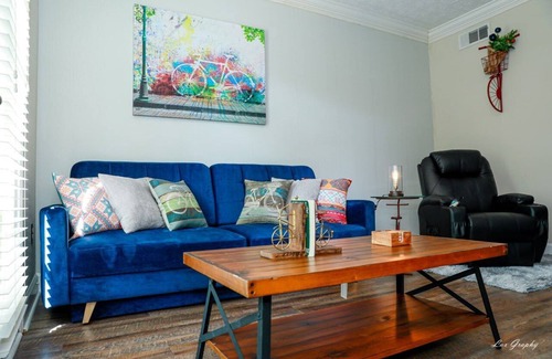 Lindbergh Apartment | Lavish 5 Star Unit☆☆☆☆☆Heart of Buckhead!!