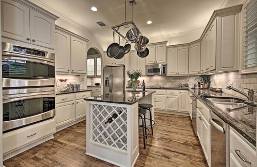 Barton Heights House | Lavish Austin Retreat: 1 Mi to Downtown & Sixth St