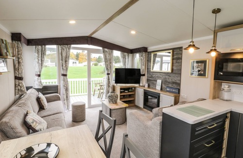 Cayton Bay Cottage | LAWLOR'S RETREAT, family friendly, country holiday cottage in Cayton