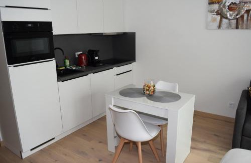 Gasperich Apartment | LAWSON'S GOLD BELL STUDIO