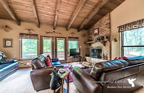Ruidoso Cabin | Lazy Bear Lodge: 'Relaxation achieved' with hot tub.
