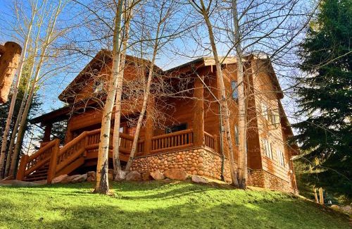 Park City House | Lazy Bear Log Cabin - Canyons Park