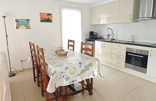 Saint-Esteve Apartment | Le 38 near the lake