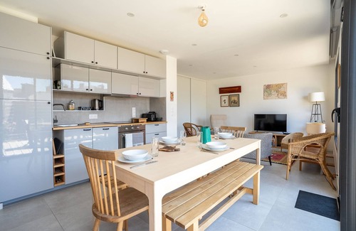 Plouray Apartment | Le 50 Bis - 200 m du rivage (rade), 5 minutes plage de baignade