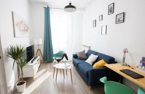 Quartier Chorier-Berriat Apartment | Le 62 - Spacieux T2 avec JARDIN, parking & tramway