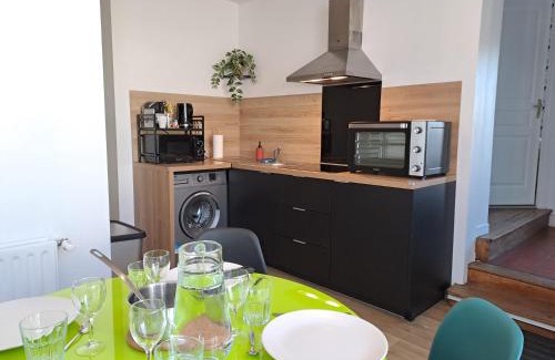 Laval Apartment | Le 84bis, maison, proche gare, parking, Netflix