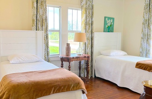 Lafayette Other | Le Barn Rouge Bed & Breakfast A Country Living Home in Acadiana