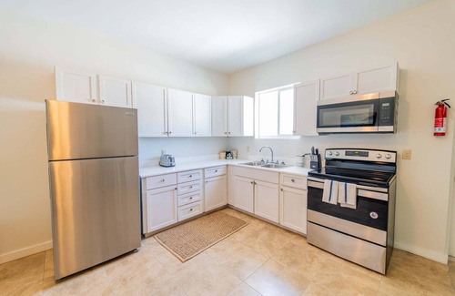 Providenciales Bed & Breakfast | Le Bleu Bed and Breakfast