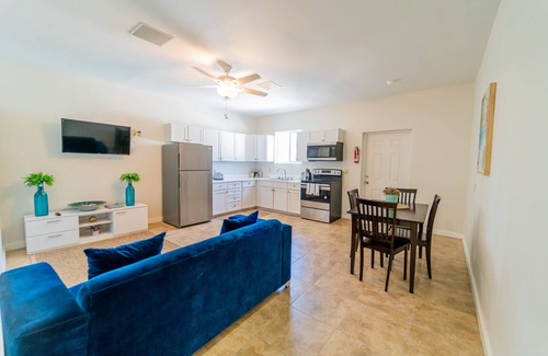 Providenciales Bed & Breakfast | Le Bleu Bed and Breakfast
