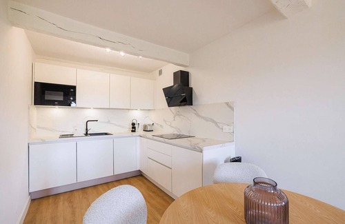 Tourrettes-sur-Loup Apartment | Le Bonheur au Soleil – Heart of Tourrettes-sur-Loup