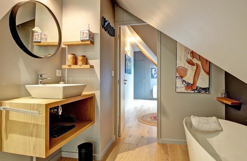 Saint-Germain-de-Tallevende-la-Lande-Vaumont Bed & Breakfast | Le bouddha du lac