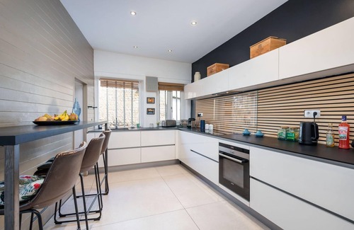 Saint-Didier-au-Mont-d'Or Villa | Le Cerf - House with view and swimming pool