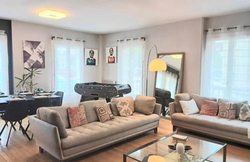 Beauvais Apartment | Le Central - Vue Place Jeanne Hachette