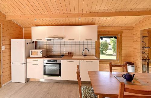 Chenac-Saint-Seurin-d'Uzet House | Le Chalet des Vignes - chalet 5p avec piscine