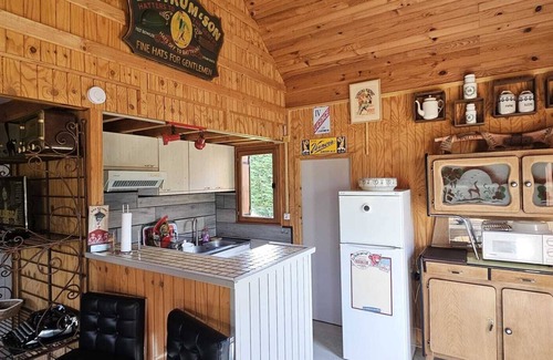 Ebreuil Ski Chalet | Le Chalet Fiolant: cosy wooden chalet for 6/8 people on the banks of the Sioule river