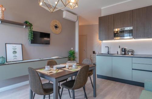 Cavoretto Apartment | Le Chat Suite Lingotto by Toh Solution