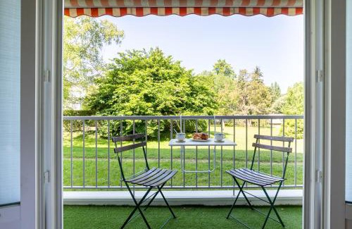 Chatenay-Malabry Apartment | Le Chateaubriand - Calme, balcon et parking