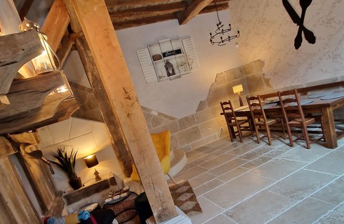 Cubjac House | Le Clos d'Adam charming and characterful cottage with heated swimming pool