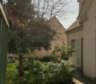 Herblay House | LE CLOS D'HERBLAY Chambres d'Hôtes