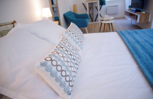 Graves-Saint-Amant House | Le Clos des Lilas