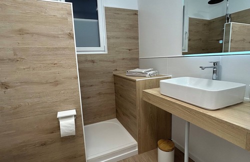 Graves-Saint-Amant House | Le Clos des Lilas