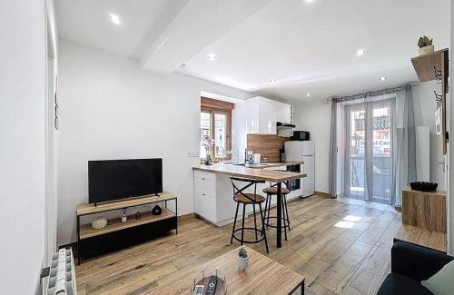 Bellegarde-sur-Valserine Apartment | Le Cocon - 5min gare à pied - Balcon - Centre ville