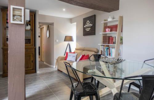 Saint-Denis-de-l'Hotel House | Le Dionysien * (petite maison avec terrasse)