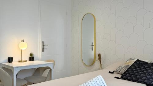 Thoissey Apartment | Le Doré Central WiFi