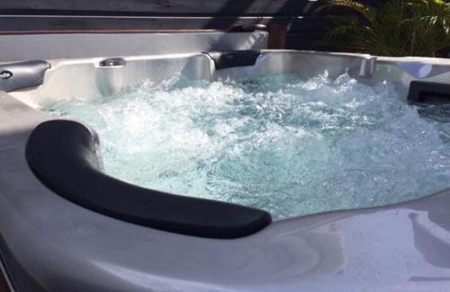 Saint-Andre Apartment | Le Flamboyant avec piscine chauffée 30° et Jacuzzi