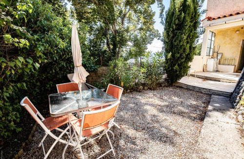 Revest-les-Roches Apartment | le gite du vial