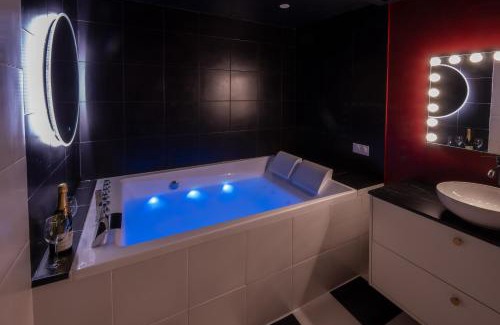 Malo-les-Bains Apartment | Le Grand Ecran - Studio Ambiance Cinéma