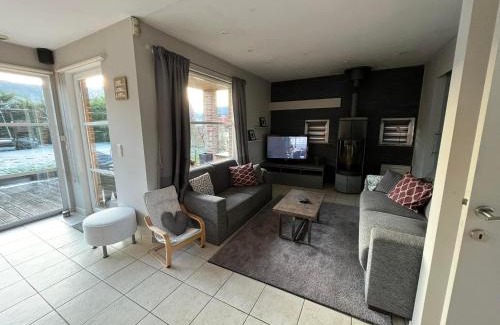 Beauraing House | Le grand marronnier