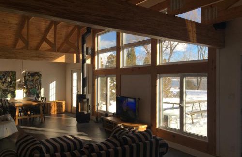 L'Ange-Gardien Apartment | Le loft du capitaine