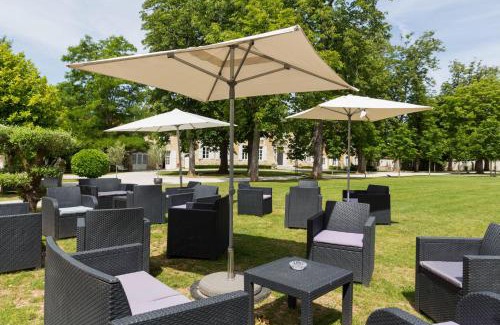 Saint-Coutant-le-Grand Hotel | Le Logis du Péré