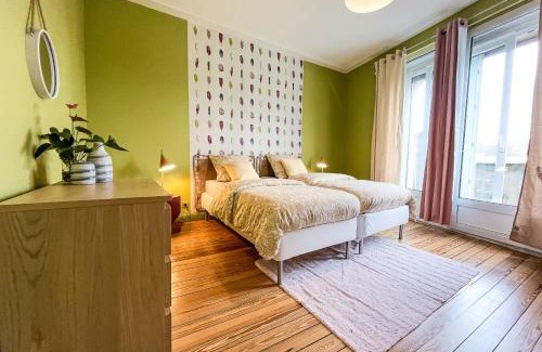 Metz-Centre – Ancienne Ville Apartment | Le Maginot - Magnifique Appartement de 75m2 - Deux Chambres - 4 Lits Simple -Position Centrale Centre Ville, Pompidou, Nouvelle Ville - 2 à 4 Personnes