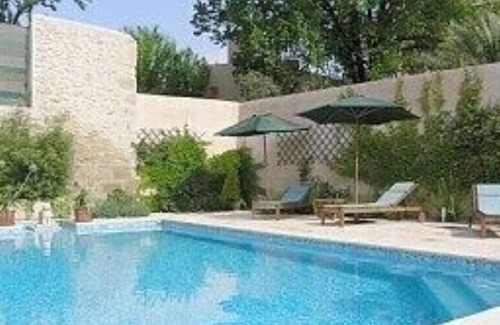 Capestang House | Le Manoir House