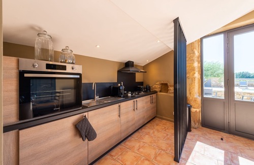 Suze-la-Rousse Apartment | Le Mas des Aracil 2 - Appt climatisé avec piscine