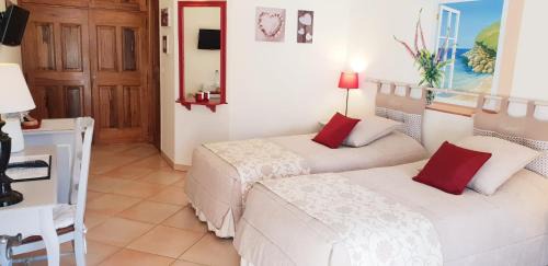 Tourrettes-sur-Loup Bed & Breakfast | le Mas des Cigales