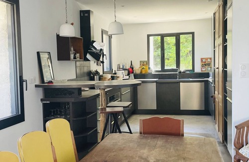 Arphy Cottage | Le Mas Les Vignals gîtes and events, pool view