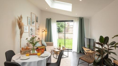 Quartier Saint-Marc - Croix de Pierre - Saint-Nicaise Apartment | Le Nid Douillet : Superbe Appartement + Jardin privatif