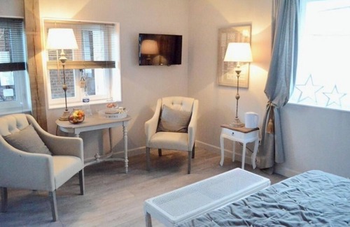 Le Deluge House | Le Paddock