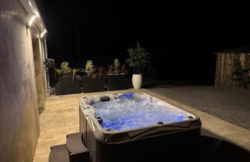 Villeneuve-Lecussan House | Le petit Bascans jacuzzi piscine salle de sport