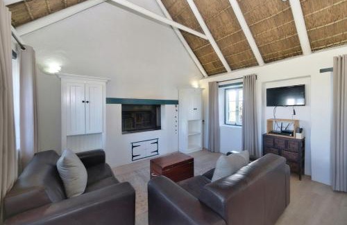 Struisbaai House | Le Petit Cottage In Langezandt Struisbaai