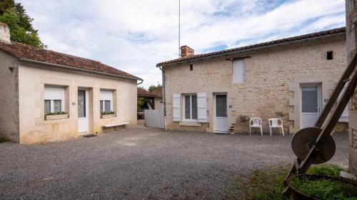 Civaux House | Le Petit Mona Elowen