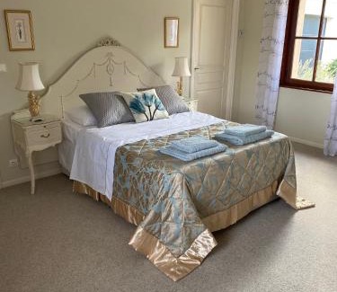 Foussignac House | Le Petit Noyer